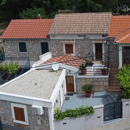 Holiday Home Skevini Dvori Starigrad Paklenica Esterno foto