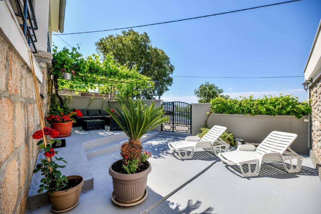 Holiday Home Skevini Dvori Starigrad Paklenica Esterno foto