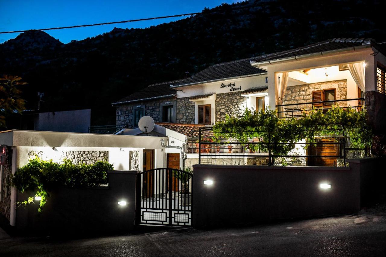 Holiday Home Skevini Dvori Starigrad Paklenica Esterno foto