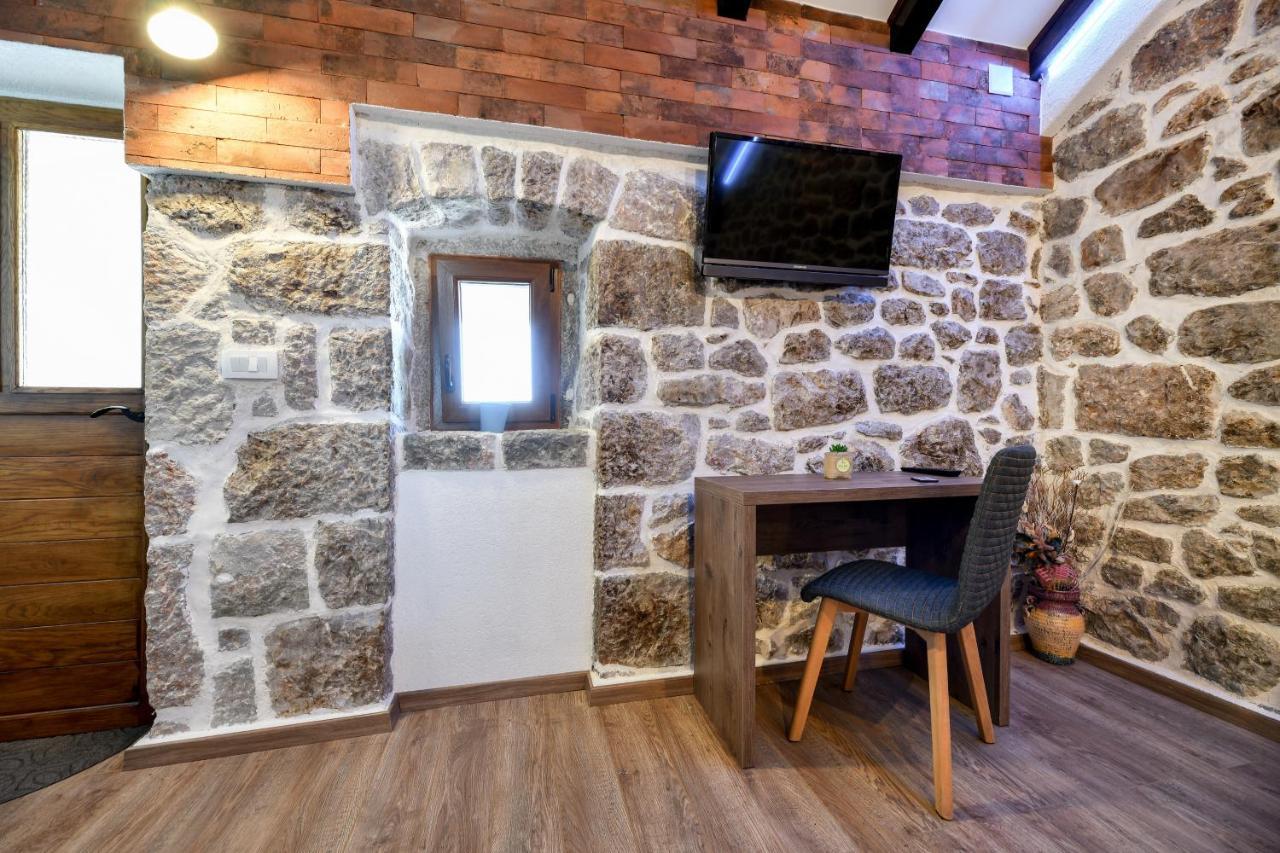 Holiday Home Skevini Dvori Starigrad Paklenica Esterno foto