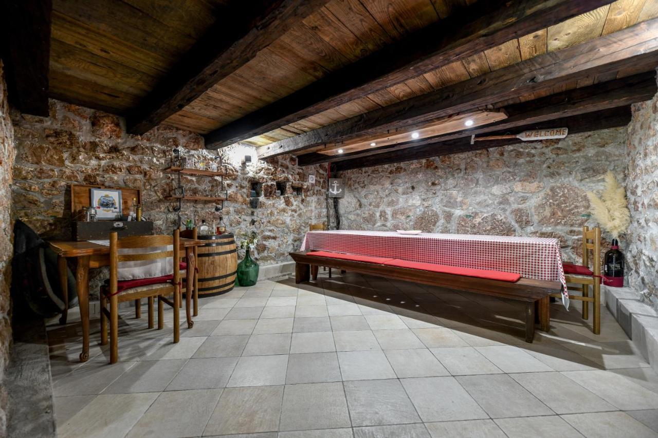 Holiday Home Skevini Dvori Starigrad Paklenica Esterno foto