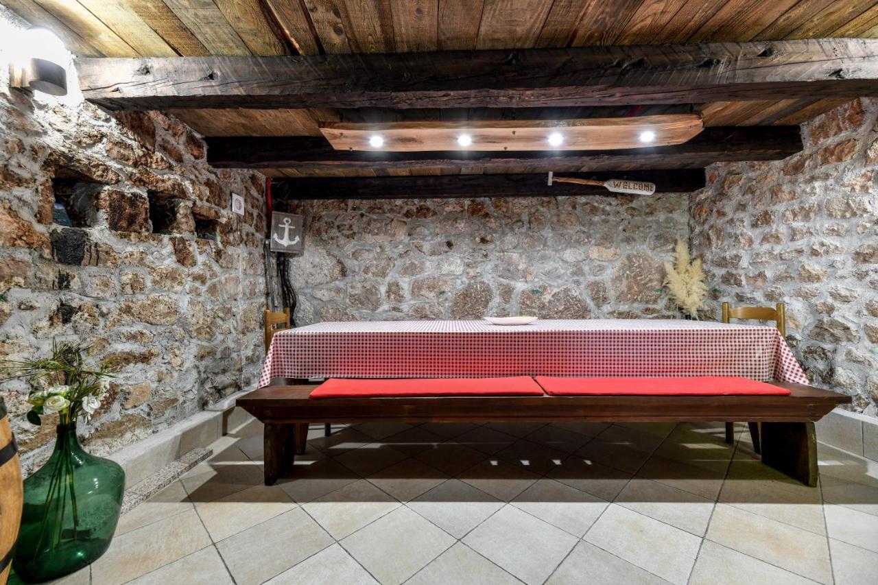 Holiday Home Skevini Dvori Starigrad Paklenica Esterno foto