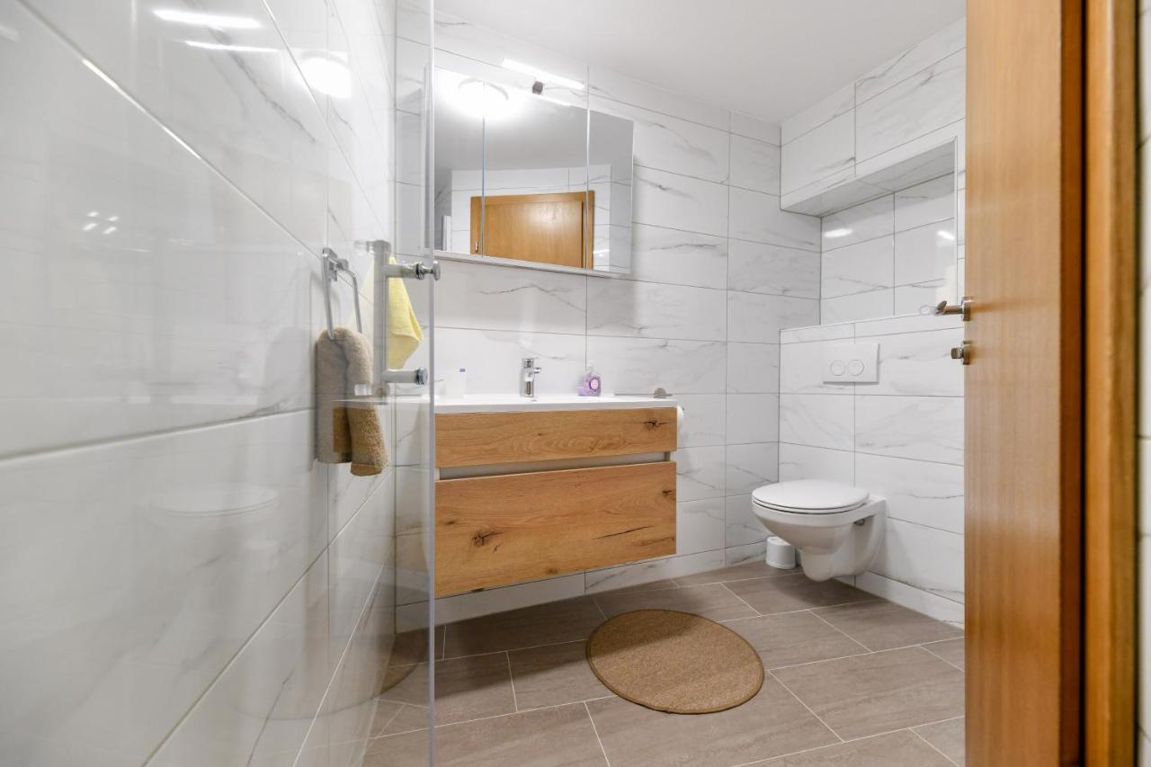 Holiday Home Skevini Dvori Starigrad Paklenica Esterno foto