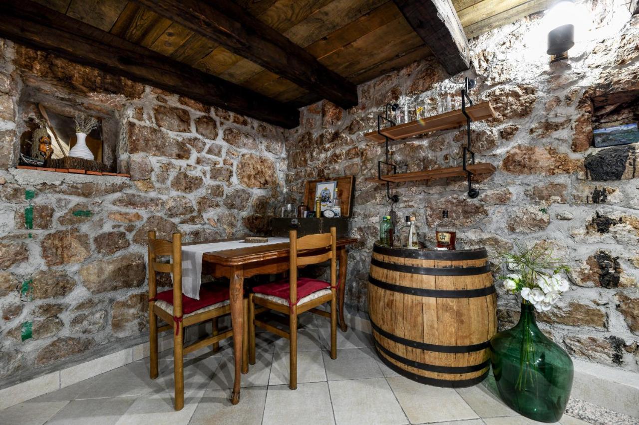 Holiday Home Skevini Dvori Starigrad Paklenica Esterno foto