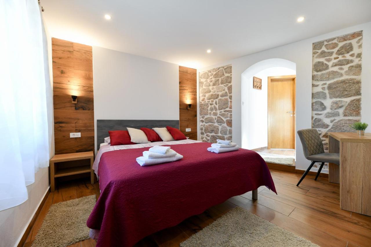 Holiday Home Skevini Dvori Starigrad Paklenica Esterno foto
